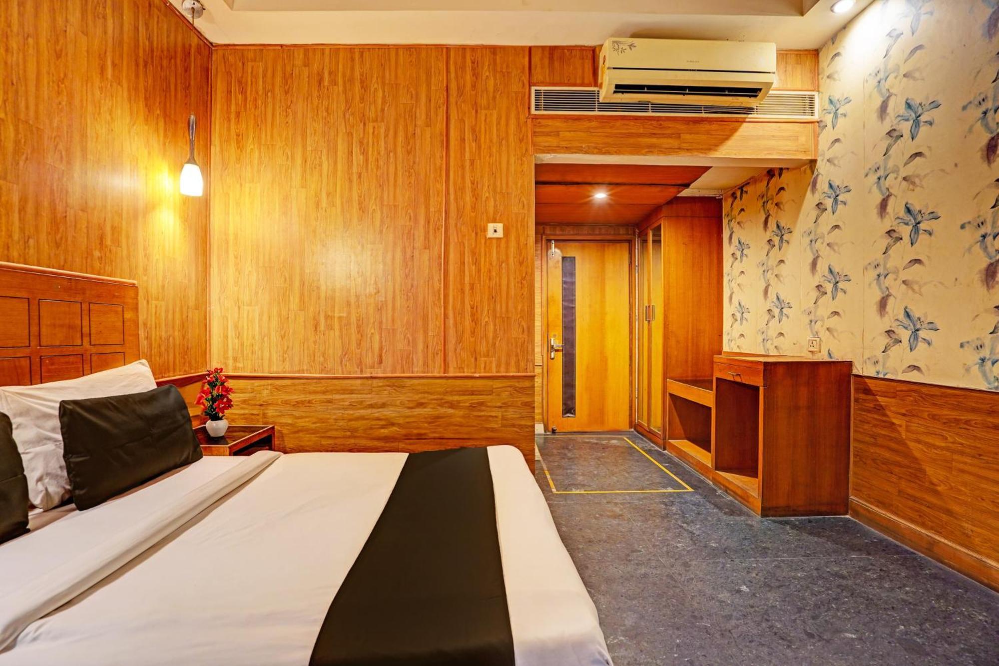 Oyo One Hotel Ghaziabad Eksteriør bilde